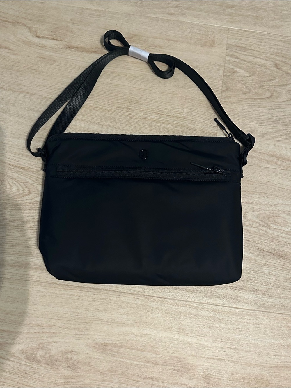Lululemon Crossbody - NWT - Picture 2 of 5